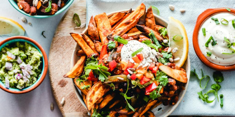 Healthy Snacking 101: Smart Choices for Satisfying Hunger Between Meals